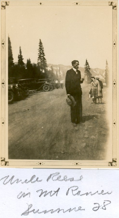 1928_Uncle_Reese_-_Mt_Rainer.jpg (68158 bytes)