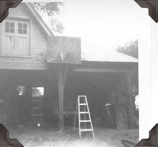 1964-backyardgarage1a.jpg (15253 bytes)